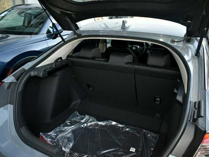 Honda Civic e: HEV Elegance. .. Elegance