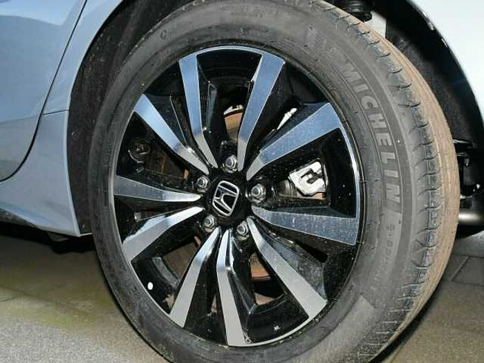 Honda Civic e: HEV Elegance. .. Elegance