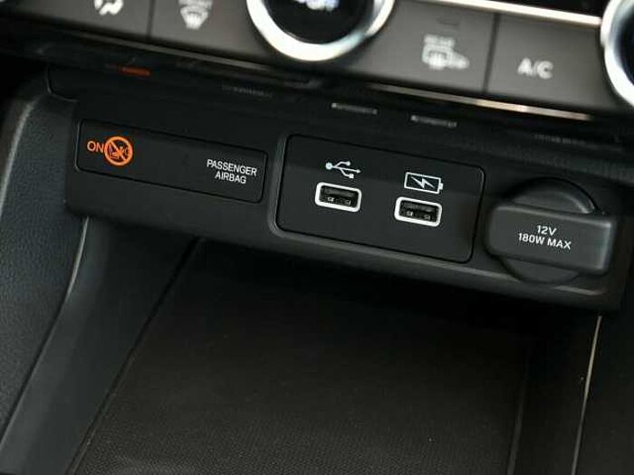 Honda Civic e: HEV Elegance. .. Elegance