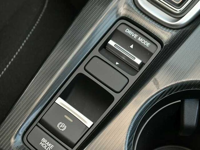 Honda Civic e: HEV Elegance. .. Elegance