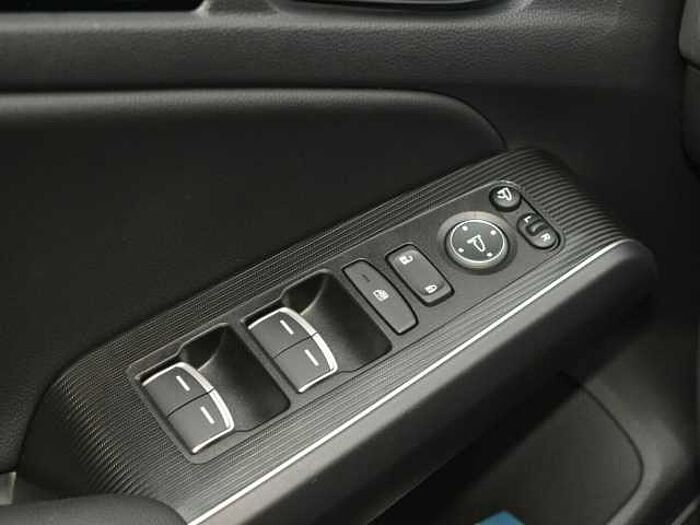 Honda Civic e: HEV Advance. .. Advance