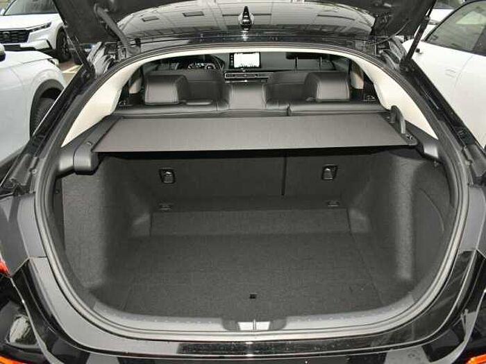 Honda Civic e: HEV Advance. .. Advance