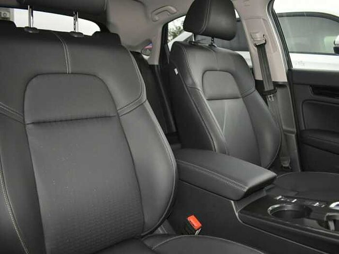 Honda Civic e: HEV Advance. .. Advance