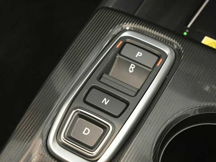 Honda Civic e: HEV Advance. .. Advance