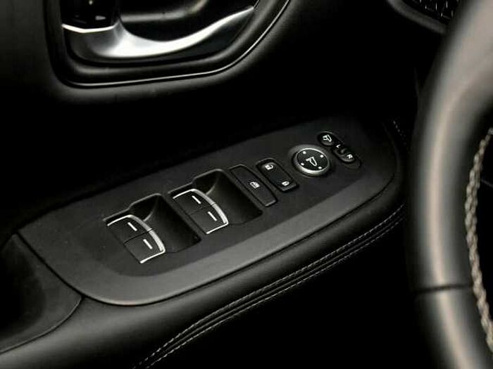 Honda ZR-V e: HEV Elegance. .. Elegance