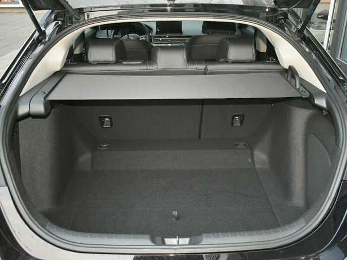 Honda Civic e: HEV Advance. .. Advance