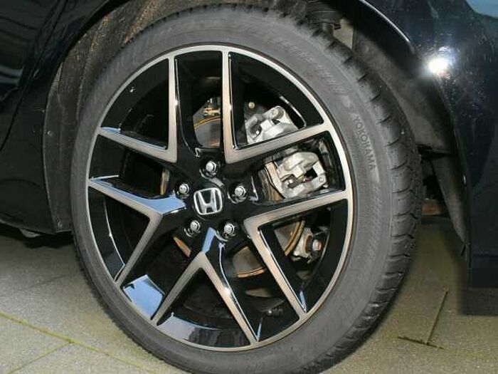 Honda Civic e: HEV Advance. .. Advance