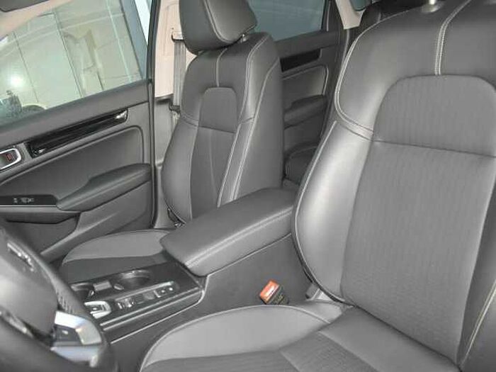 Honda Civic e: HEV Advance. .. Advance