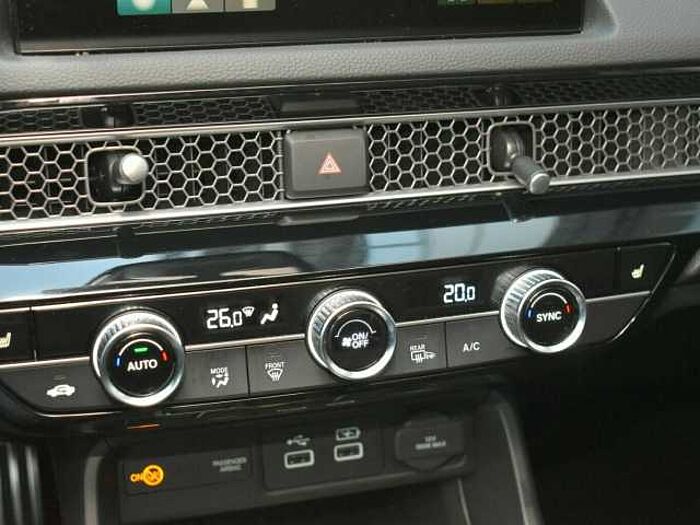 Honda Civic e: HEV Advance. .. Advance