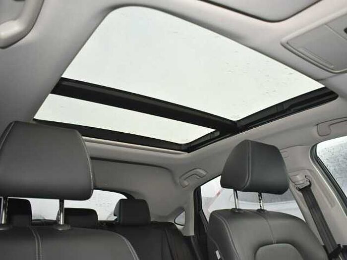 Honda Civic e: HEV Advance. .. Advance