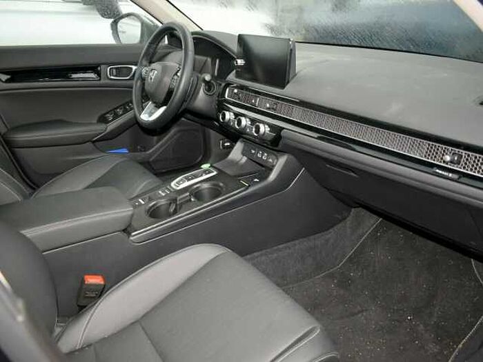 Honda Civic e: HEV Advance. .. Advance