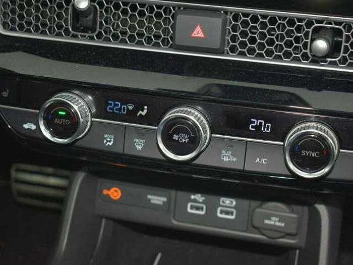 Honda Civic e: HEV Advance. .. Advance