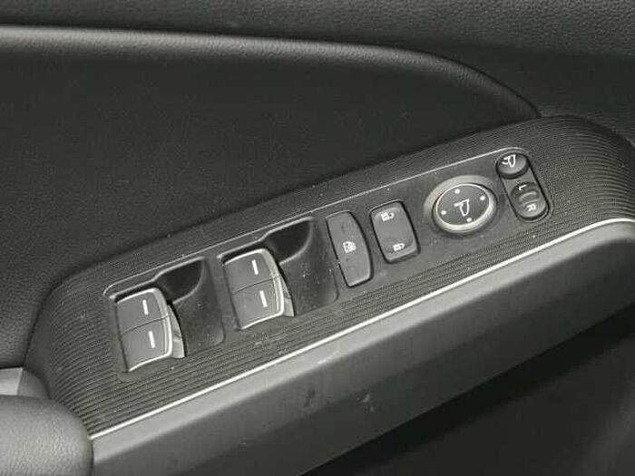 Honda Civic e: HEV Advance. .. Advance