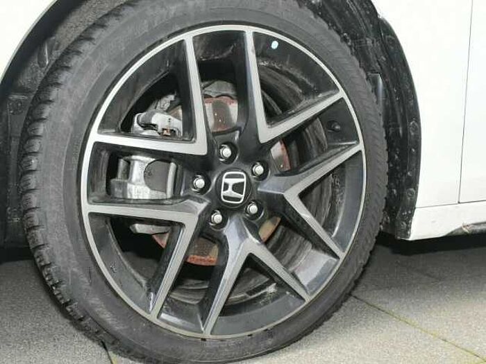 Honda Civic e: HEV Advance. .. Advance