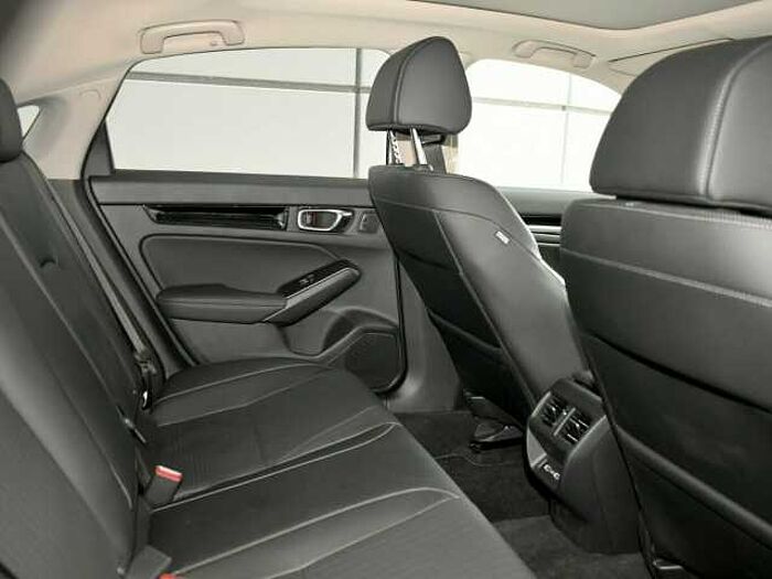 Honda Civic e: HEV Advance. .. Advance