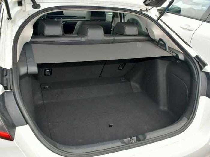 Honda Civic e: HEV Advance. .. Advance