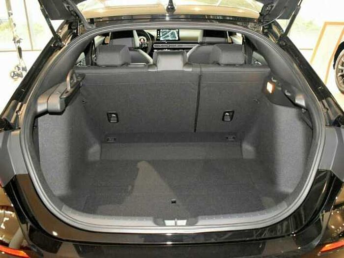Honda Civic e: HEV Sport. .. Sport